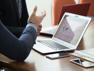 Optimisation des coûts de transport : pourquoi travailler avec un affréteur routier est la bonne solution en 2026